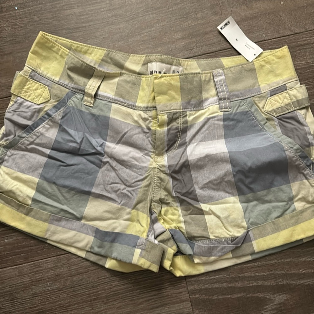 NWT Old Navy Plaid Shorts Yellow Gray Checkered Cuffed Hem Hook Closure 2